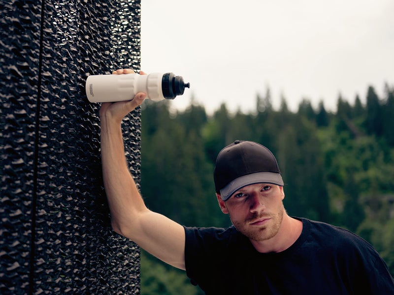 SIGG - Sports Water Bottle White - With 3-Stage Sports Cap - Made in Switzerland - Leakproof - Lightweight - Metal - BPA Free - 25 Oz - Image 5